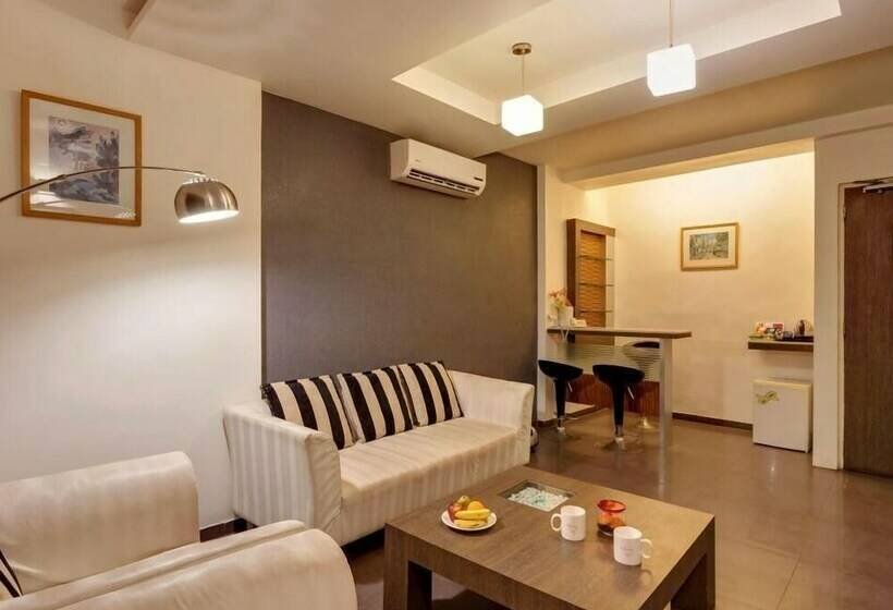 Люкс, Regenta Place Raysons Kolhapur