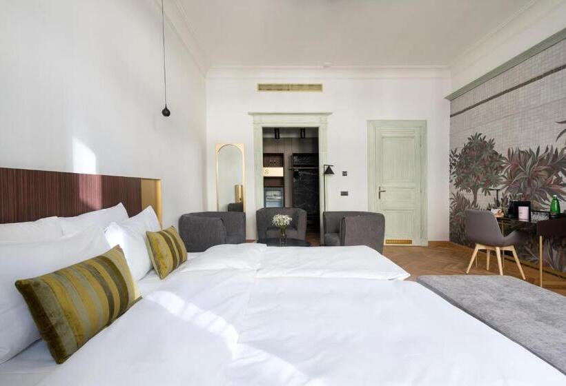 اتاق سوپریور, Numa I Laurel