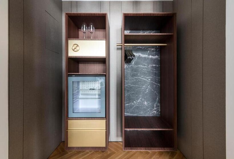 اتاق سوپریور, Numa I Laurel