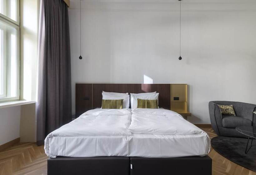 اتاق سوپریور, Numa I Laurel