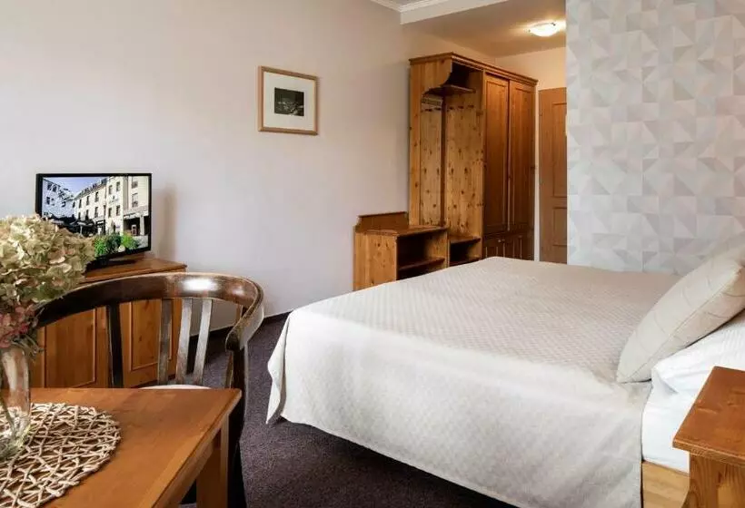 スタンダード４人部屋, Wellness Hotel Gendorf