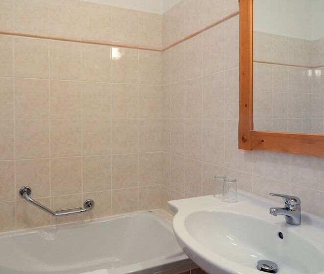 Четырехместный Номер Стандарт, Wellness Hotel Gendorf