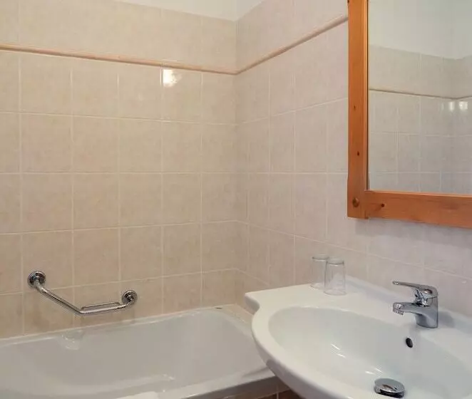 スタンダード４人部屋, Wellness Hotel Gendorf