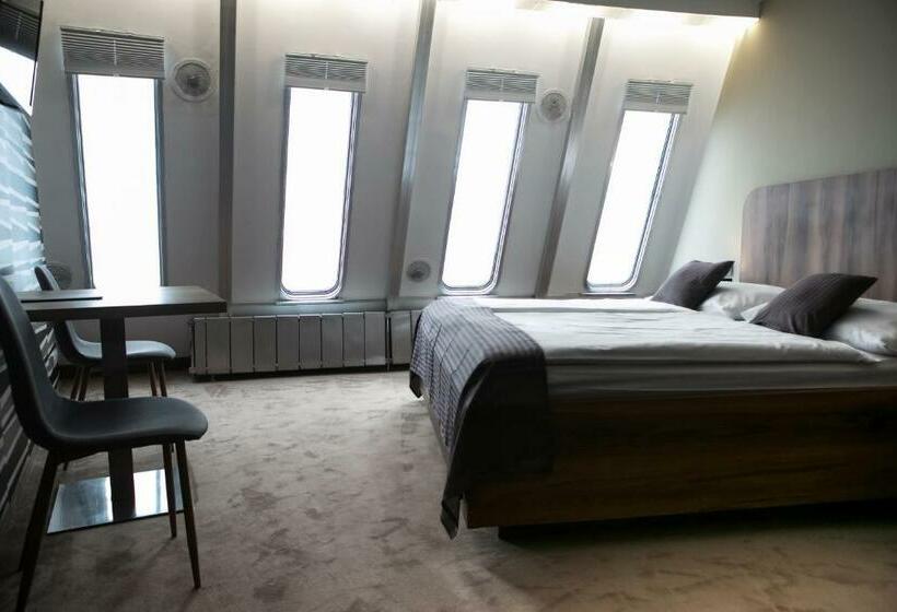 غرفة إقتصادية حمام مشترك, Ještěd