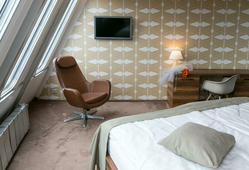 غرفة كومفورت, Ještěd