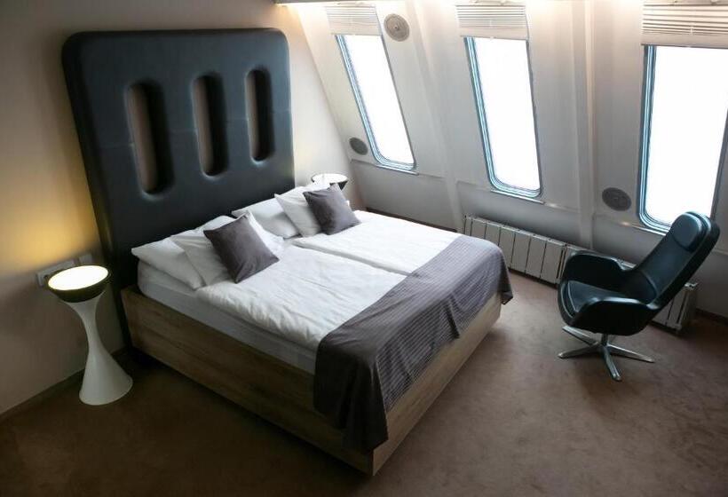 غرفة قياسية, Ještěd