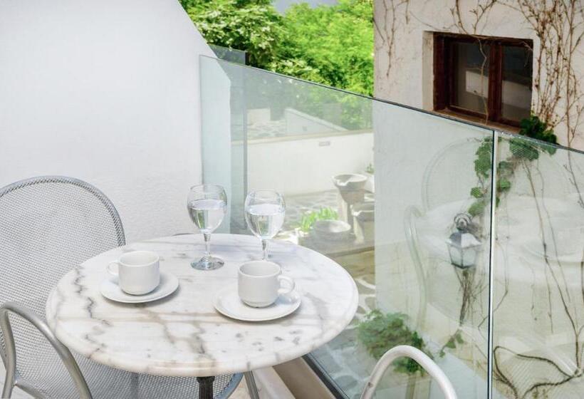 غرفة قياسية ثلاثية, Leandros