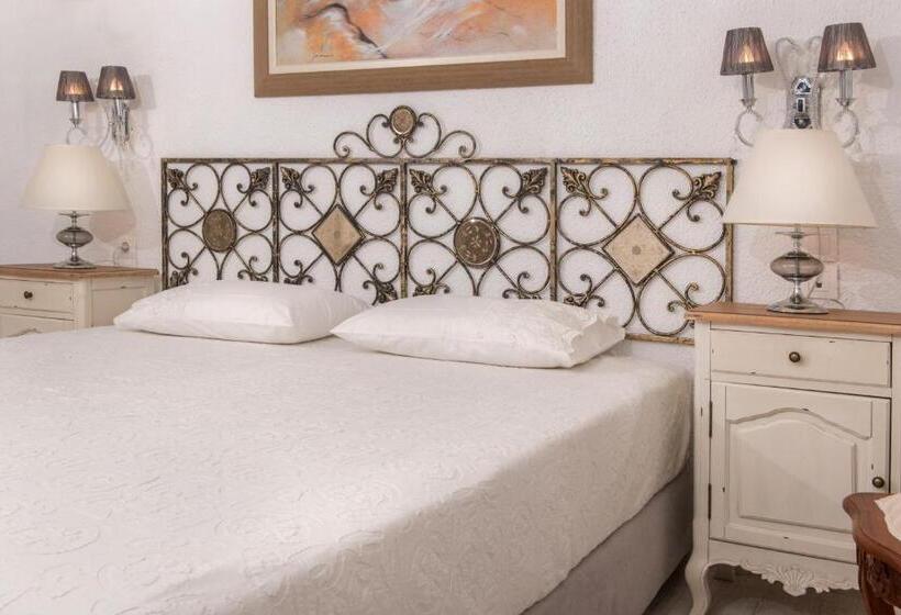 غرفة ديلوكس ثلاثية مطلة على البحر, Leandros