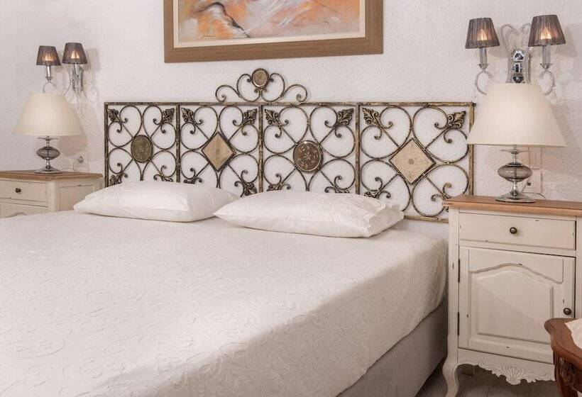 غرفة ديلوكس ثلاثية مطلة على البحر, Leandros