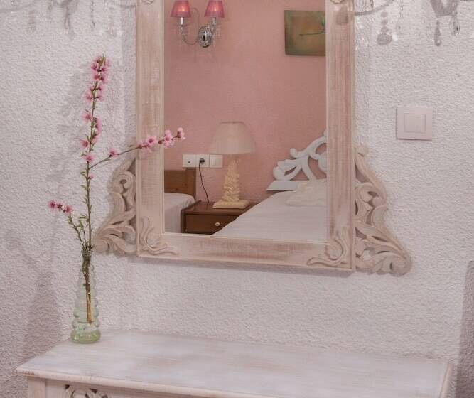 غرفة قياسية ثلاثية, Leandros