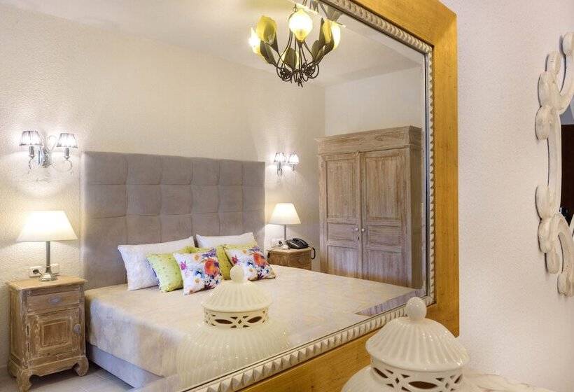 غرفة سوبيريور رباعية, Leandros