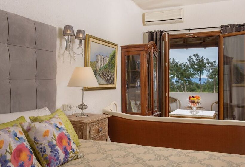 غرفة سوبيريور رباعية, Leandros