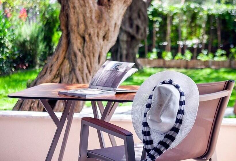 ジュニアスイート, Luxury Villa Fotini