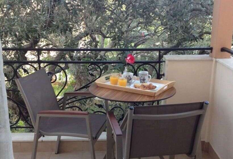 이코노미 룸, Luxury Villa Fotini