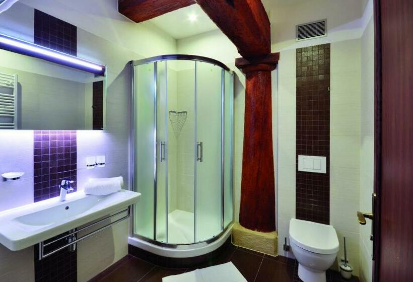 غرفة قياسية, Malý Pivovar