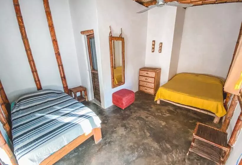 Standard Kolmen Hengen Huone, Naif Rustic & Ecologic Lodge