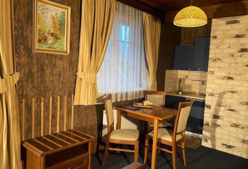 اتاق استاندارد سه نفره, Penzion Aurooms