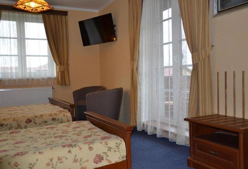 חדר סטנדרט לשלושה, Penzion Aurooms