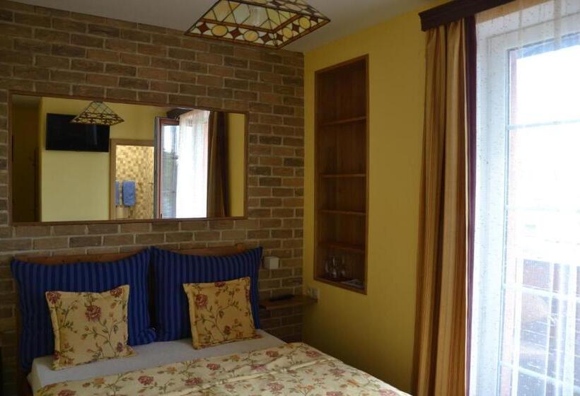 اتاق اکونومی, Penzion Aurooms