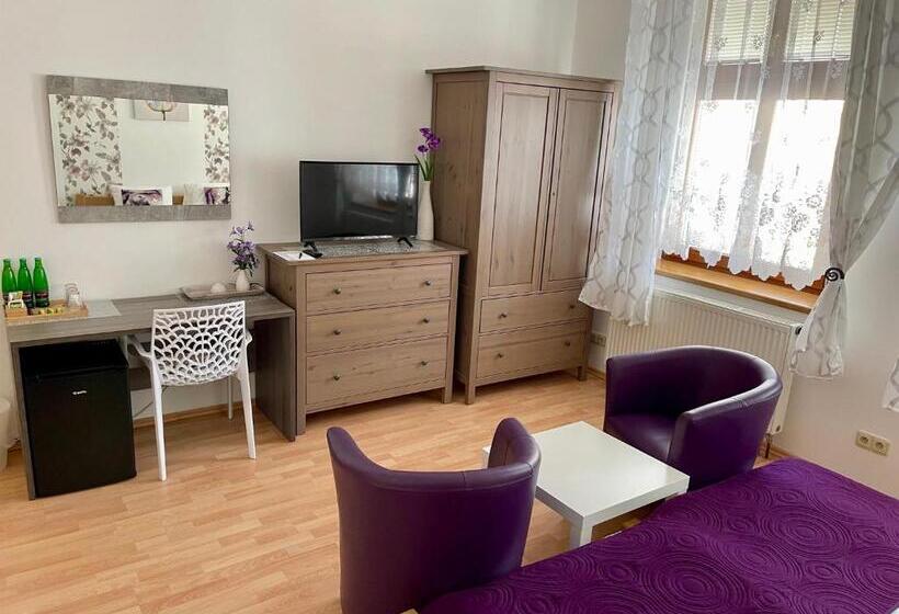 חדר סטנדרט לשלושה, Penzion U Vlčků