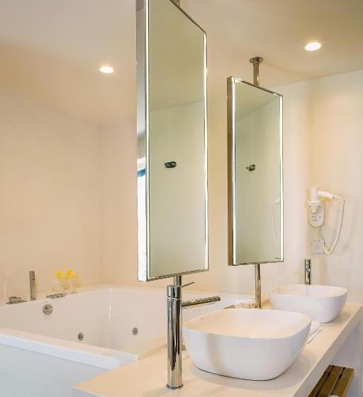 جناح جونيور, Samian Mare Hotel Suites & Spa