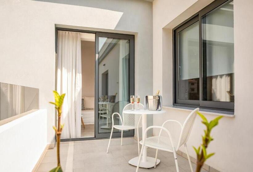 Полулюкс, Samian Mare Hotel Suites & Spa