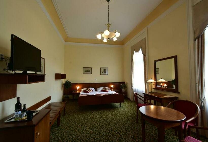 غرفة قياسية مزوَّدة بشُرفة, Sant Georg Garni