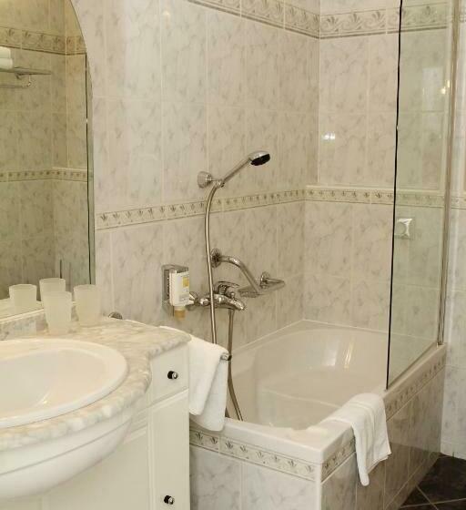 غرفة قياسية مزوَّدة بشُرفة, Sant Georg Garni