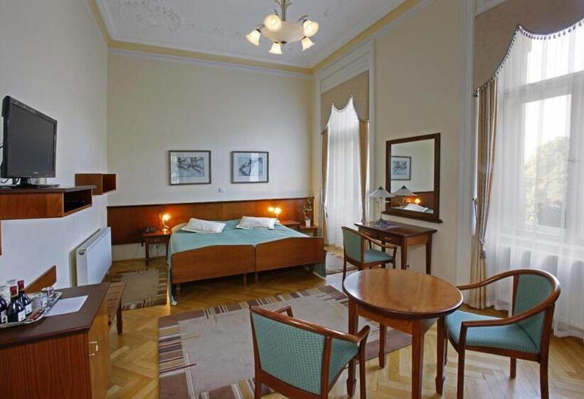 غرفة قياسية مزوَّدة بشُرفة, Sant Georg Garni