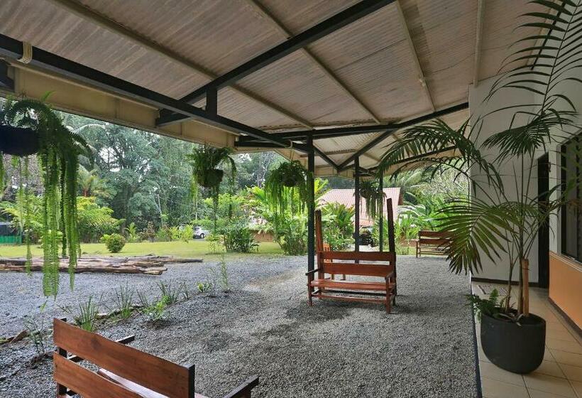 غرفة قياسية ثلاثية, Whale Tail