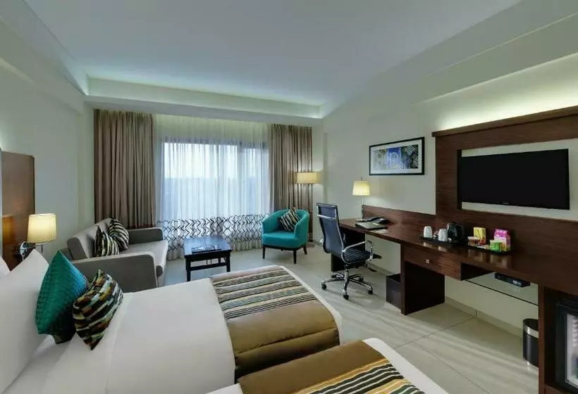 デラックスルーム, The Fern Kadamba Hotel And Spa