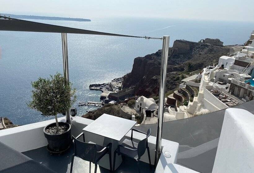 سوئیت با چشم‌انداز, Oia Memories Suites