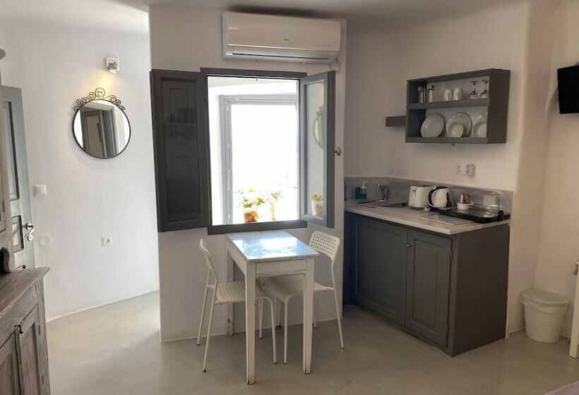 سوئیت با چشم‌انداز, Oia Memories Suites