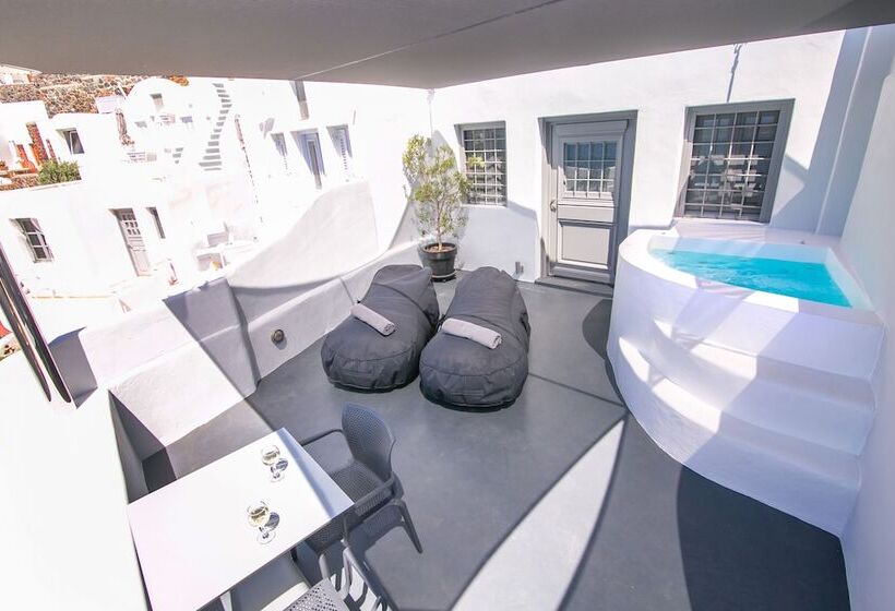 سوئیت دولوکس با چشم‌انداز, Oia Memories Suites