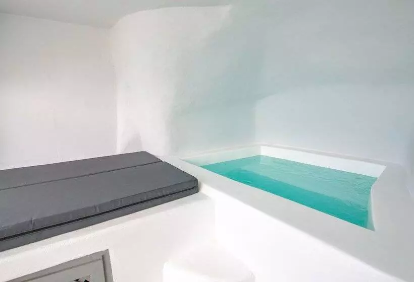 Superior suite with view, Oia Memories Suites