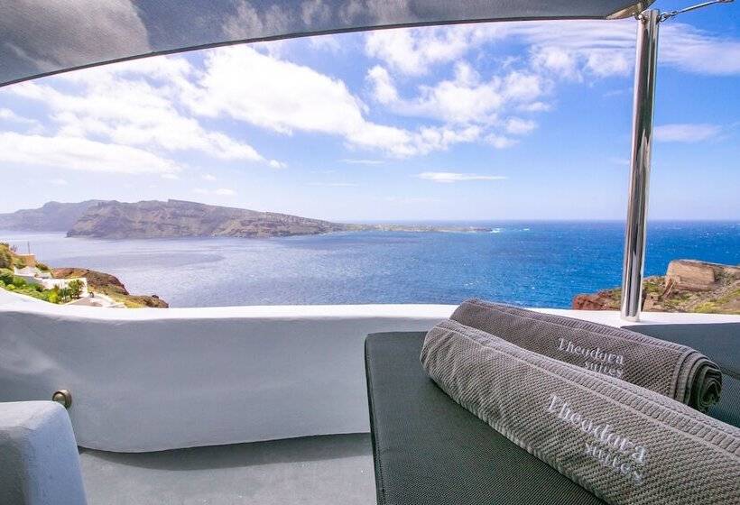 Superior suite with view, Oia Memories Suites
