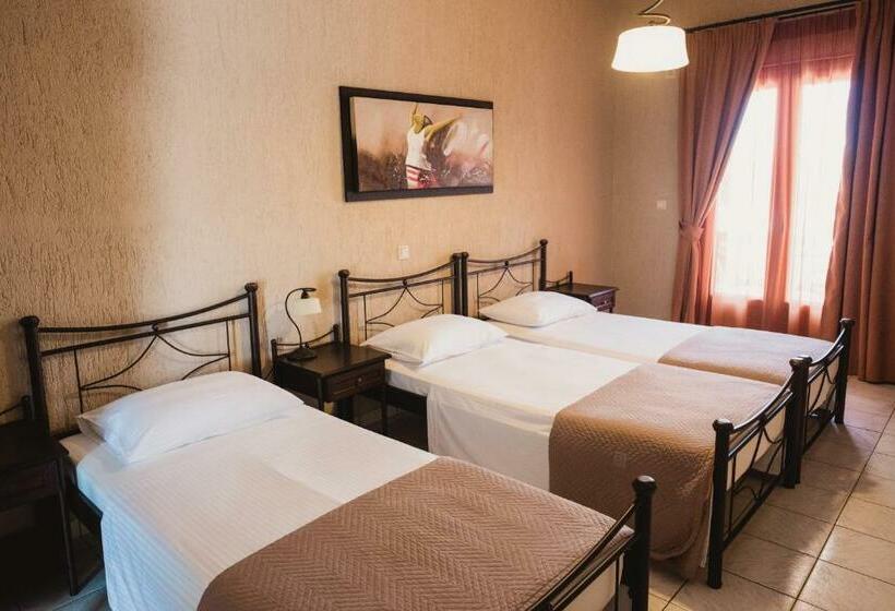 חדר סטנדרט לשלושה, Villa Danezis