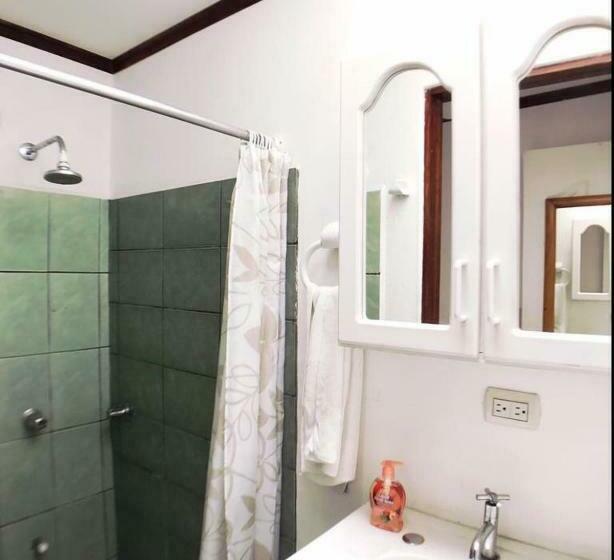 غرفة قياسية حمام مشترك, Casa Kibi Kibi