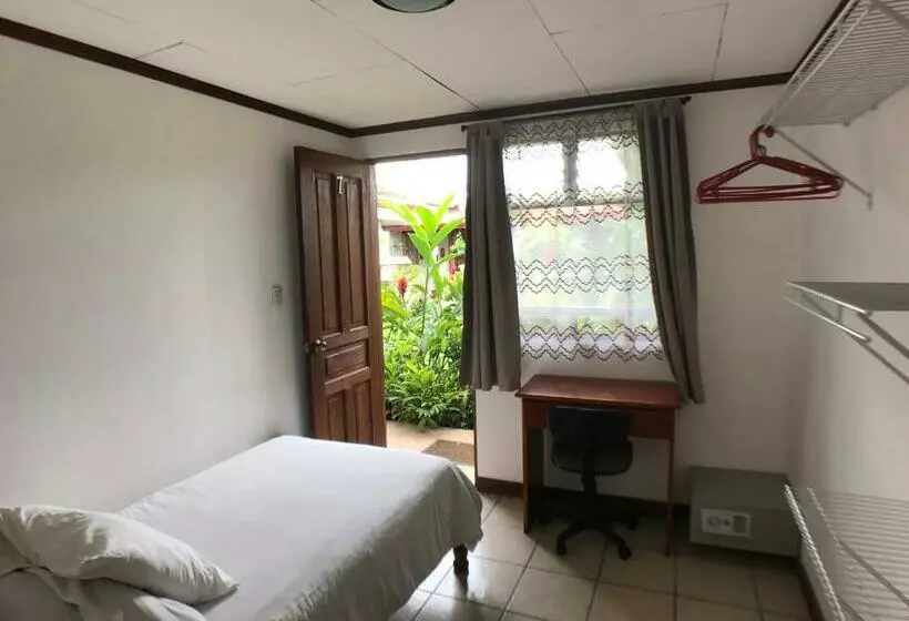 Standard Yhden Hengen Huone, Casa Kibi Kibi