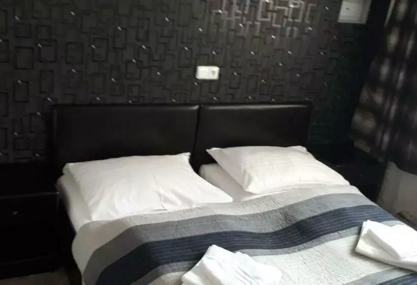 スタンダードトリプルルーム, Promohotel Slavie