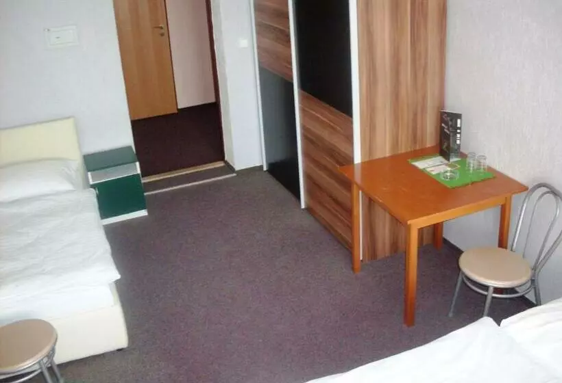 スタンダードトリプルルーム, Promohotel Slavie