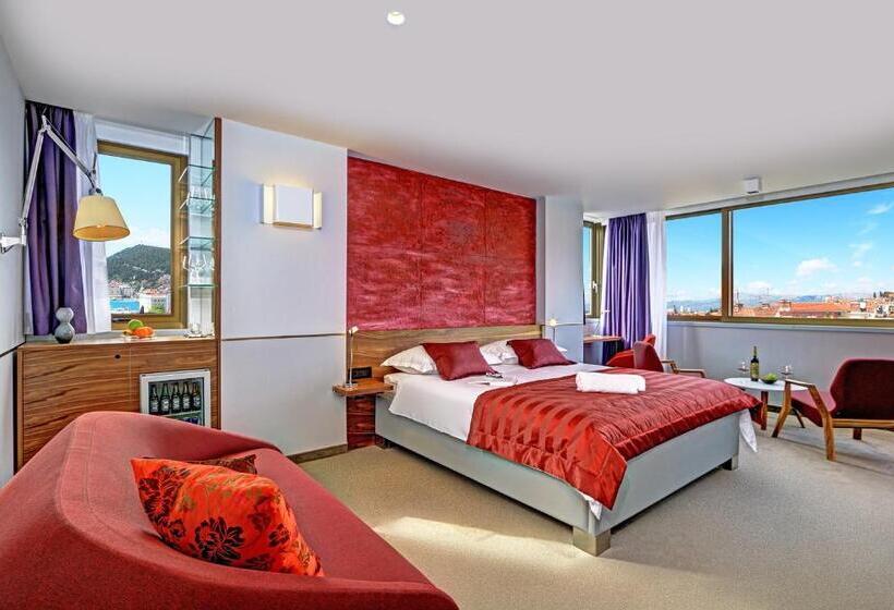 Люкс Боковой Вид на Море, Horizon Luxury Suites & Design Rooms