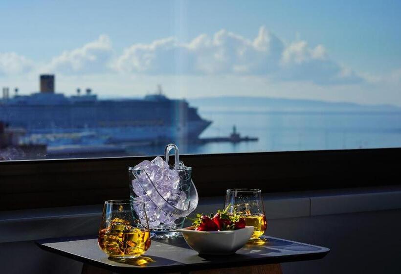Номер Superior Вид на Море, Horizon Luxury Suites & Design Rooms