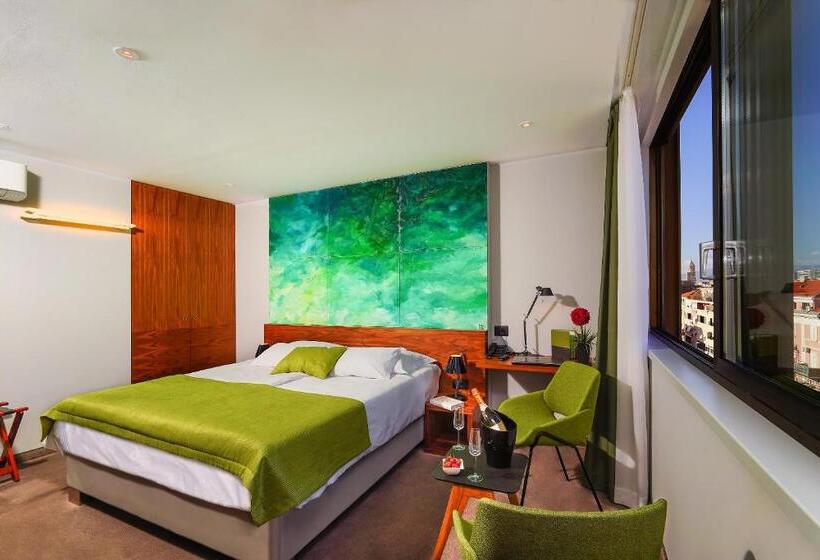 Номер Deluxe Вид на Город, Horizon Luxury Suites & Design Rooms