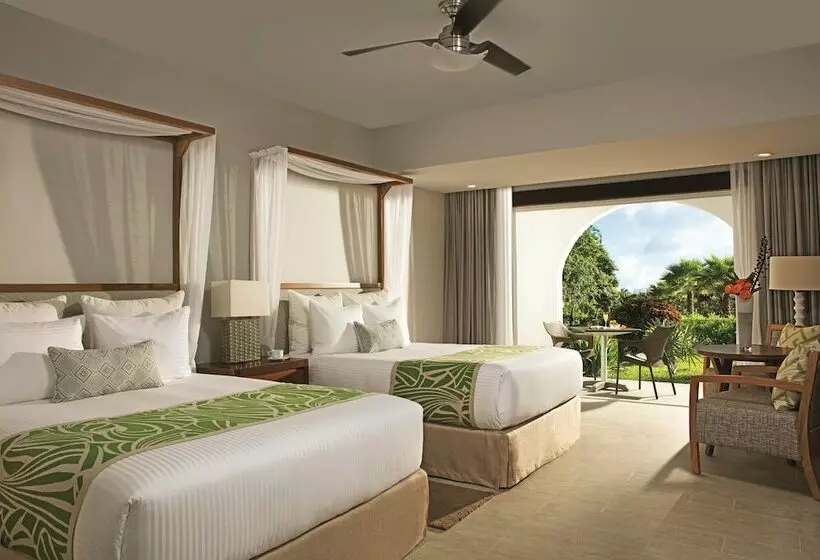 Club Room King Bed