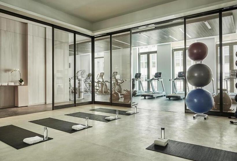 스탠다드 룸 킹사이즈 침대, Four Seasons Hotel New York Downtown