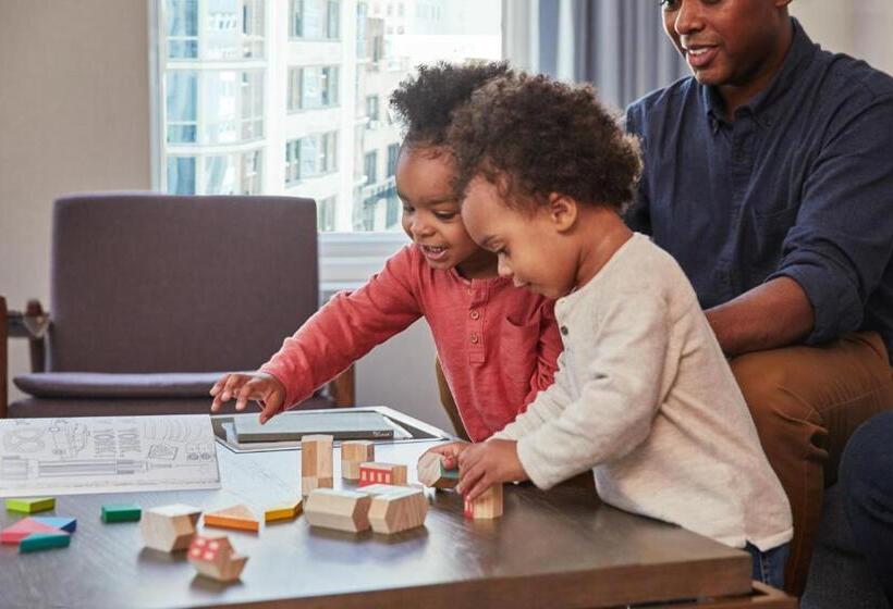 스위트, Four Seasons Hotel New York Downtown