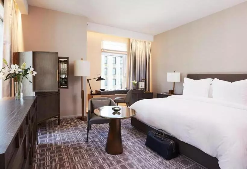Standard-huone King-vuode, Four Seasons Hotel New York Downtown