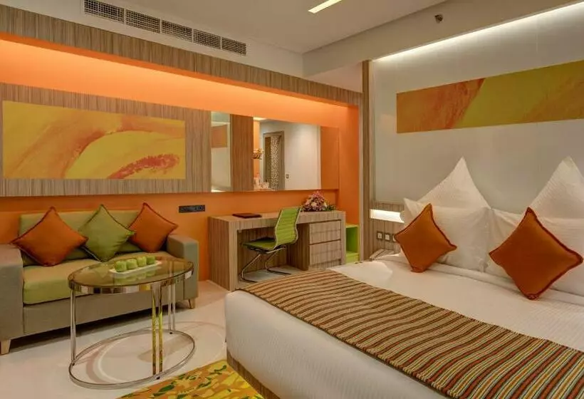 اتاق کلاب, Al Khoory Atrium