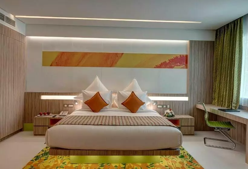 اتاق کلاب, Al Khoory Atrium
